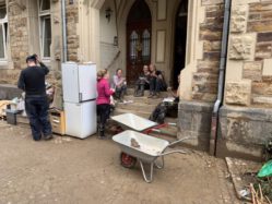 Aufräumarbeiten im Ahrtal